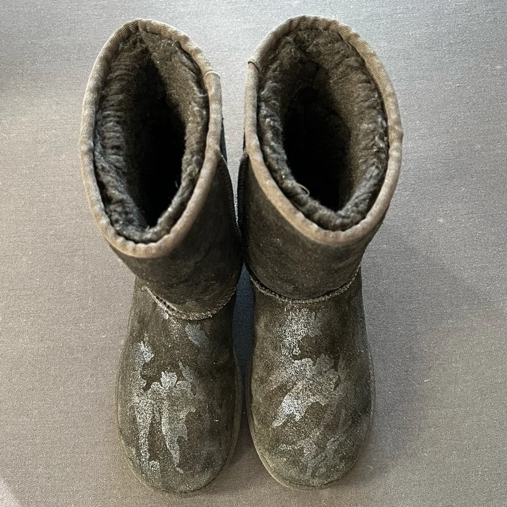 UGG Classic Short Metallic Camo Boot size 7